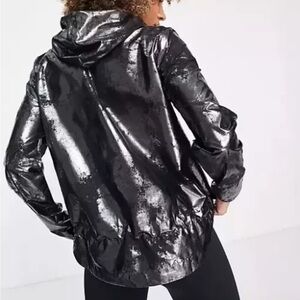 EUC Nike Air Running Foil Print Jacket ✧ Black and Metallic Gray ✧ Size S